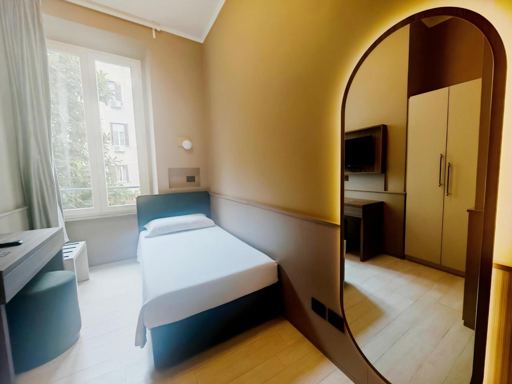Hotel The B Place 3*