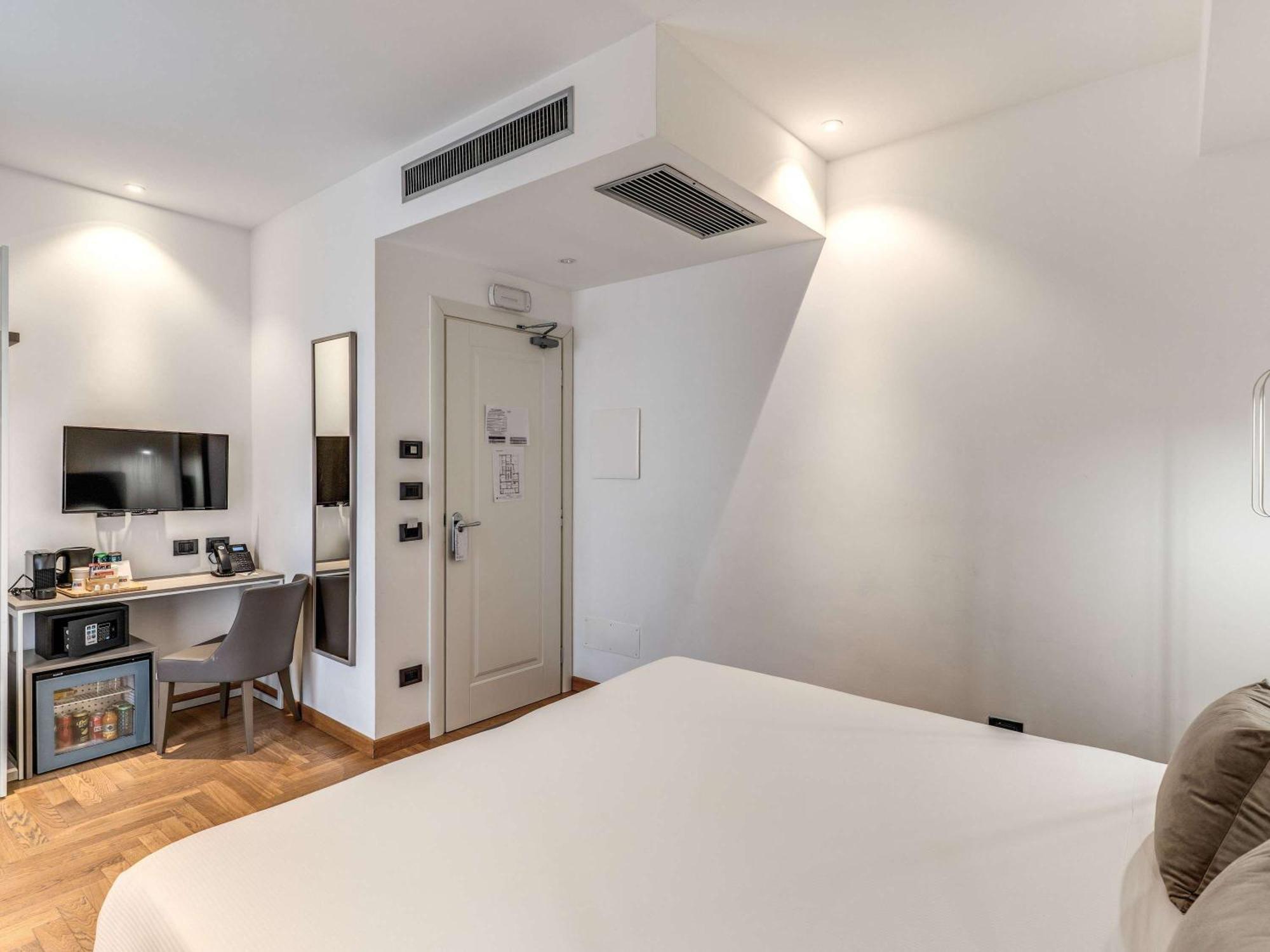 Hotel Mercure Centro Termini 4*