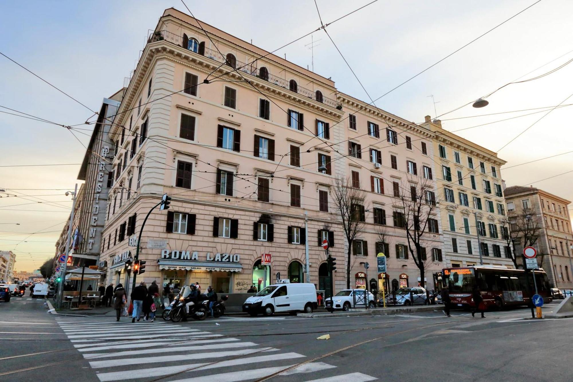 Deza Cozy Place Manzoni * Rome