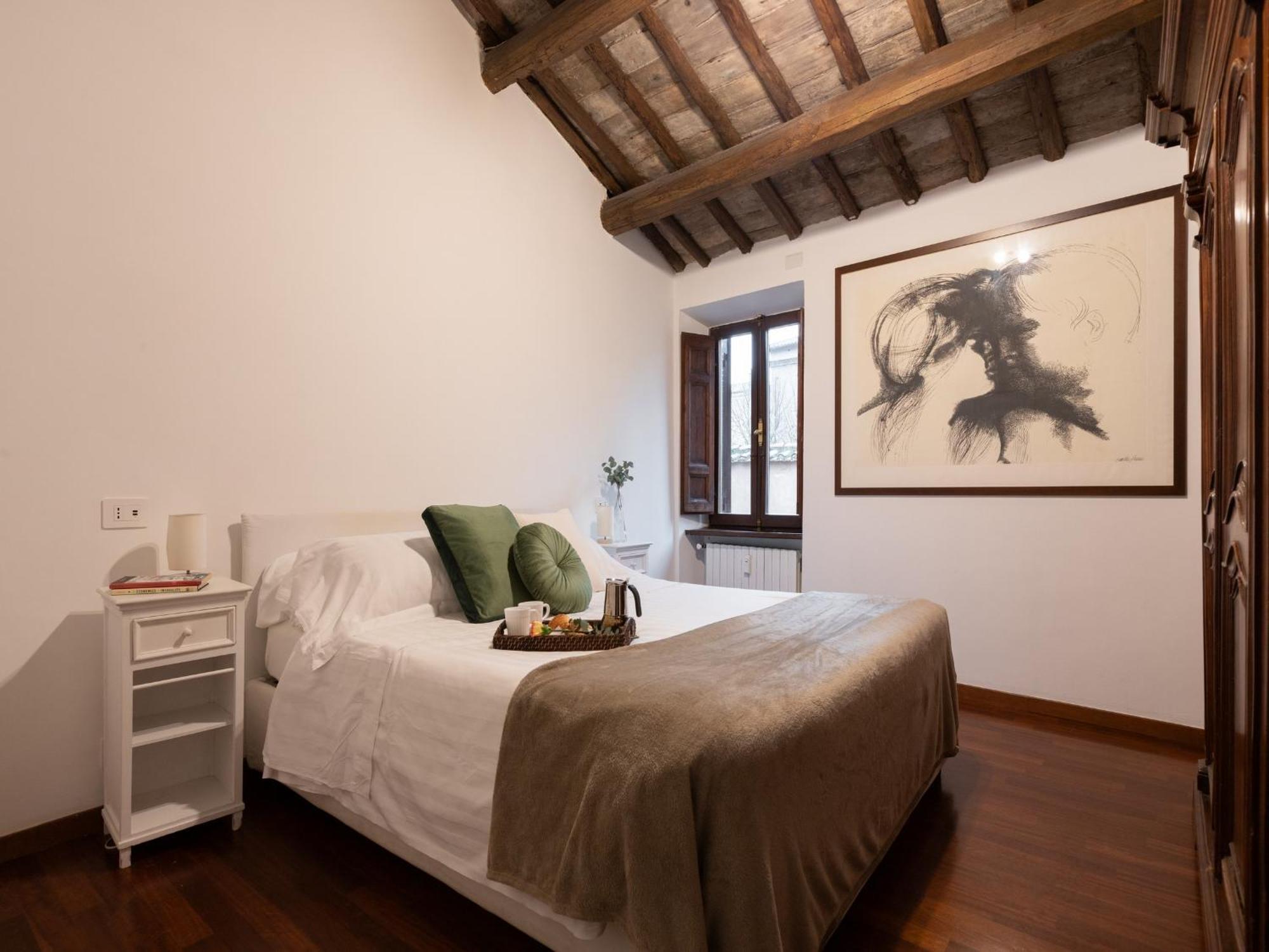 The Rent - Stylish In Trastevere District Apartment