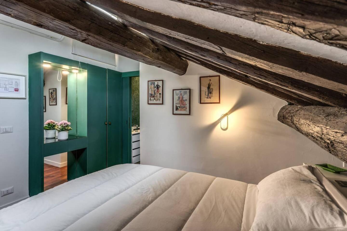 Domus In Via Del Corso Roma