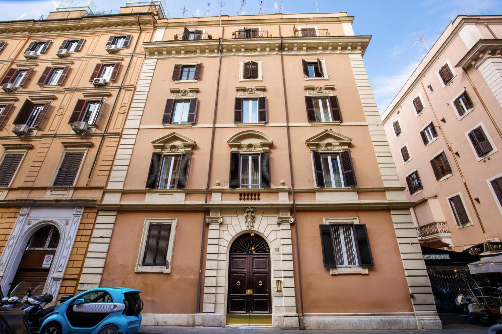 Royal Court Hotel