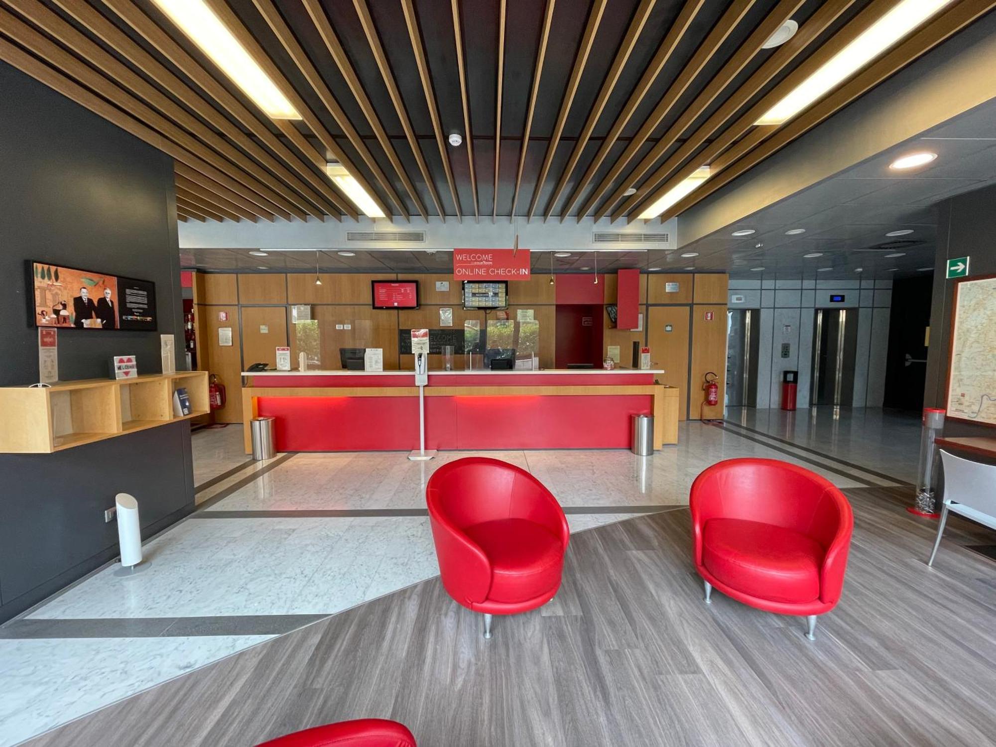 Ibis Fiera Hotell