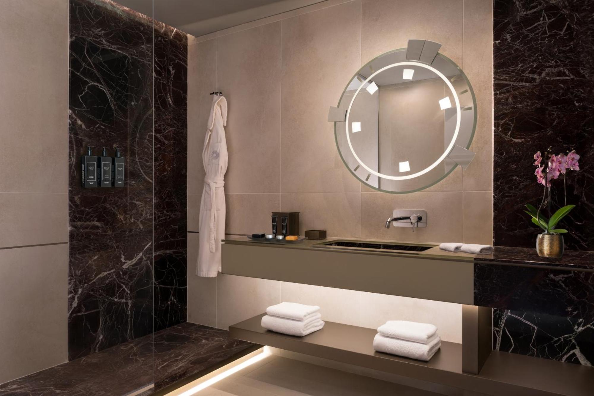 The Pantheon Iconic Hotel, Autograph Collection Hotel 5*