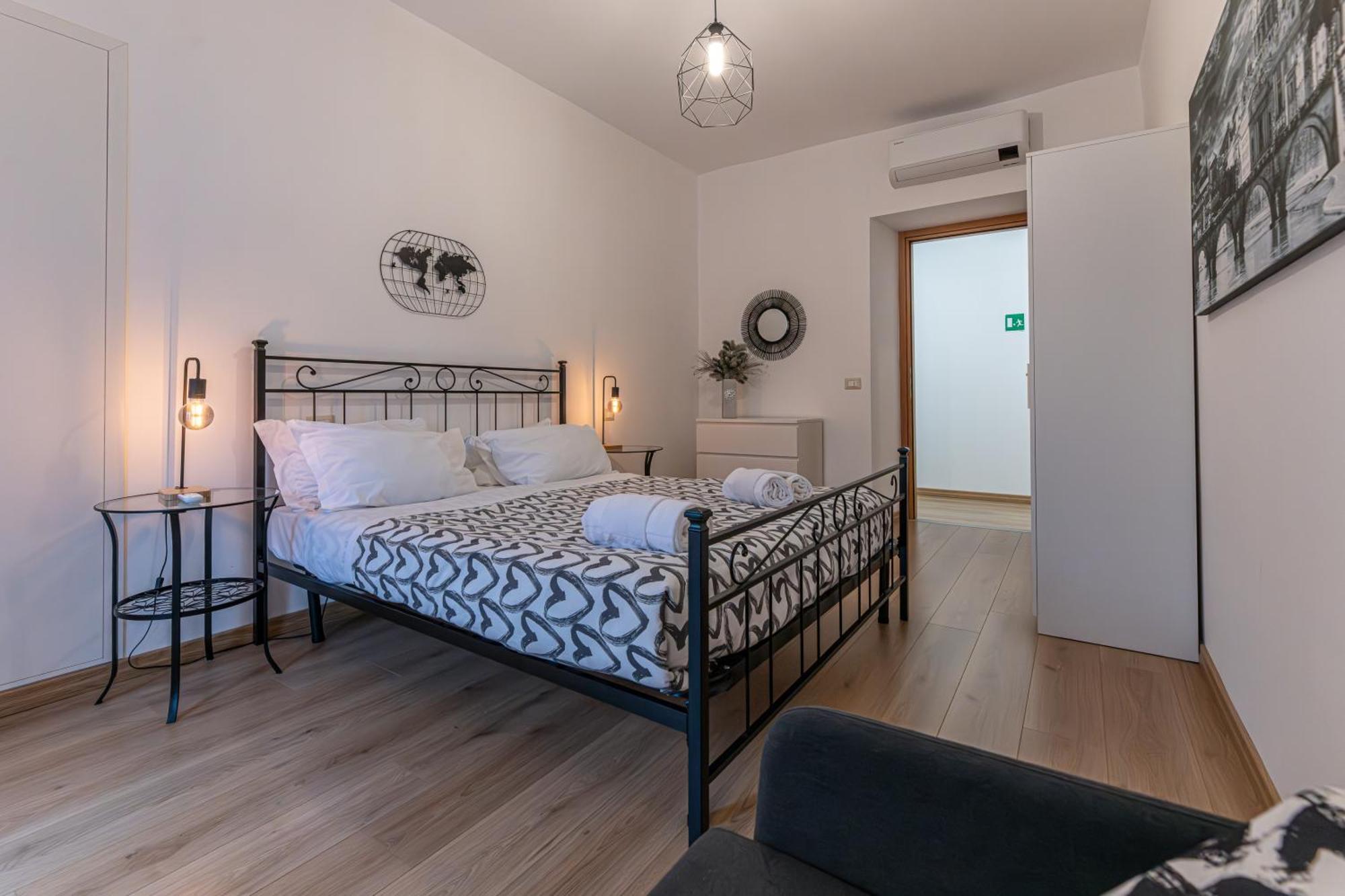 Domus Dino Apartment *