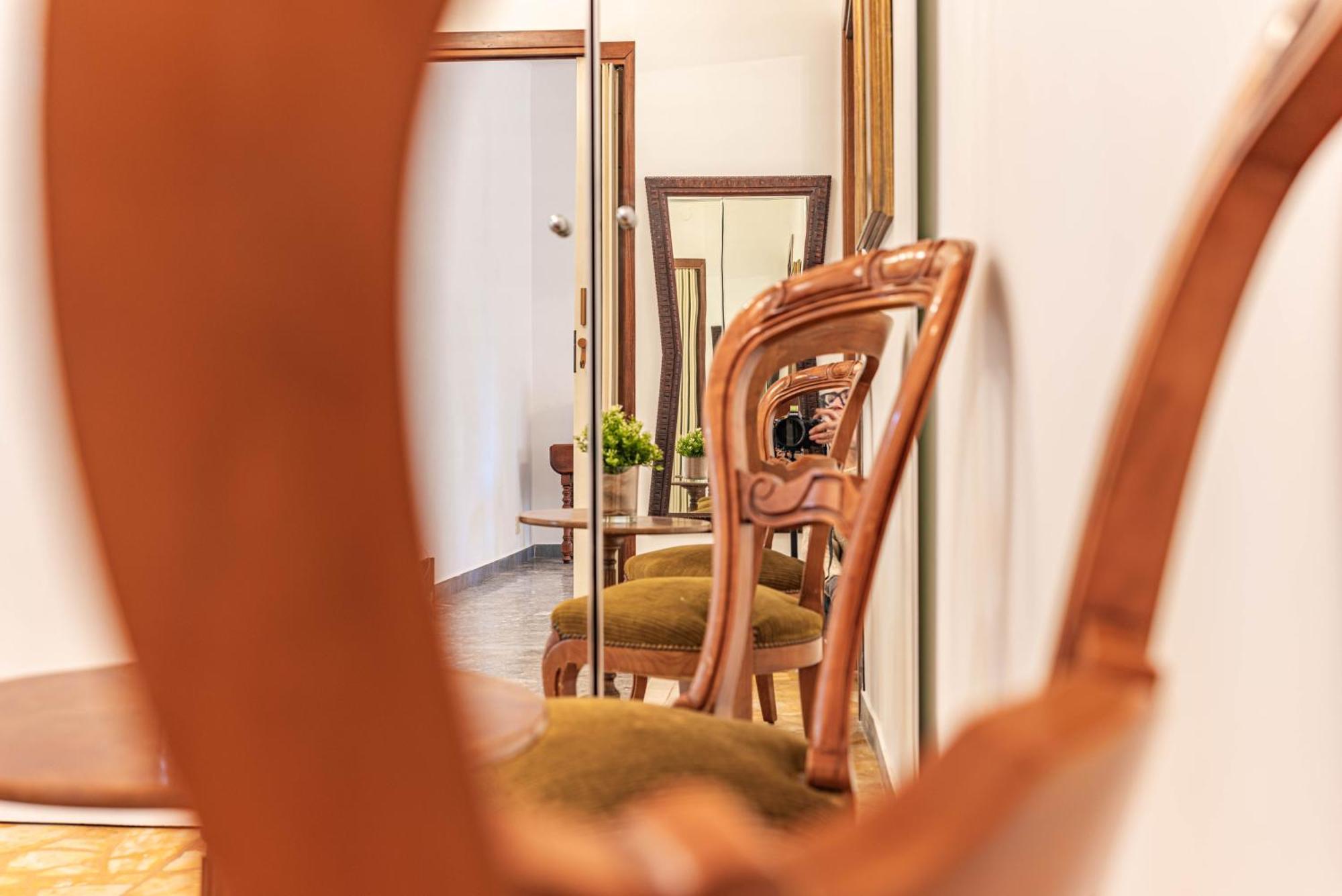 Vintage Flat Roma