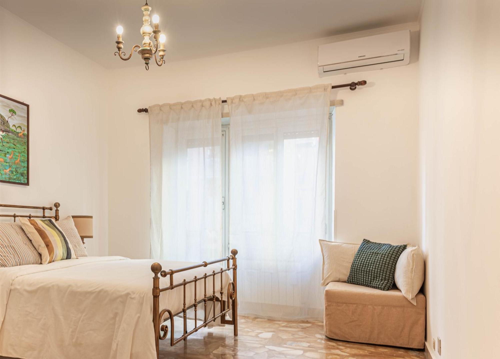 Vintage Flat Roma