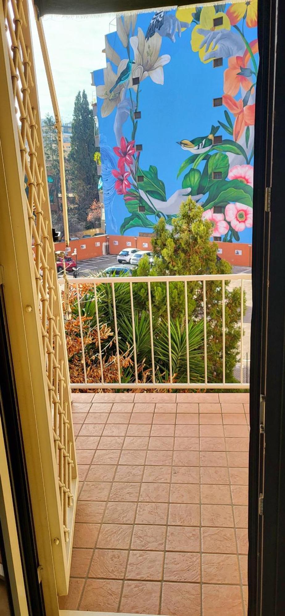 Urban Art Spacious And Modern Roma