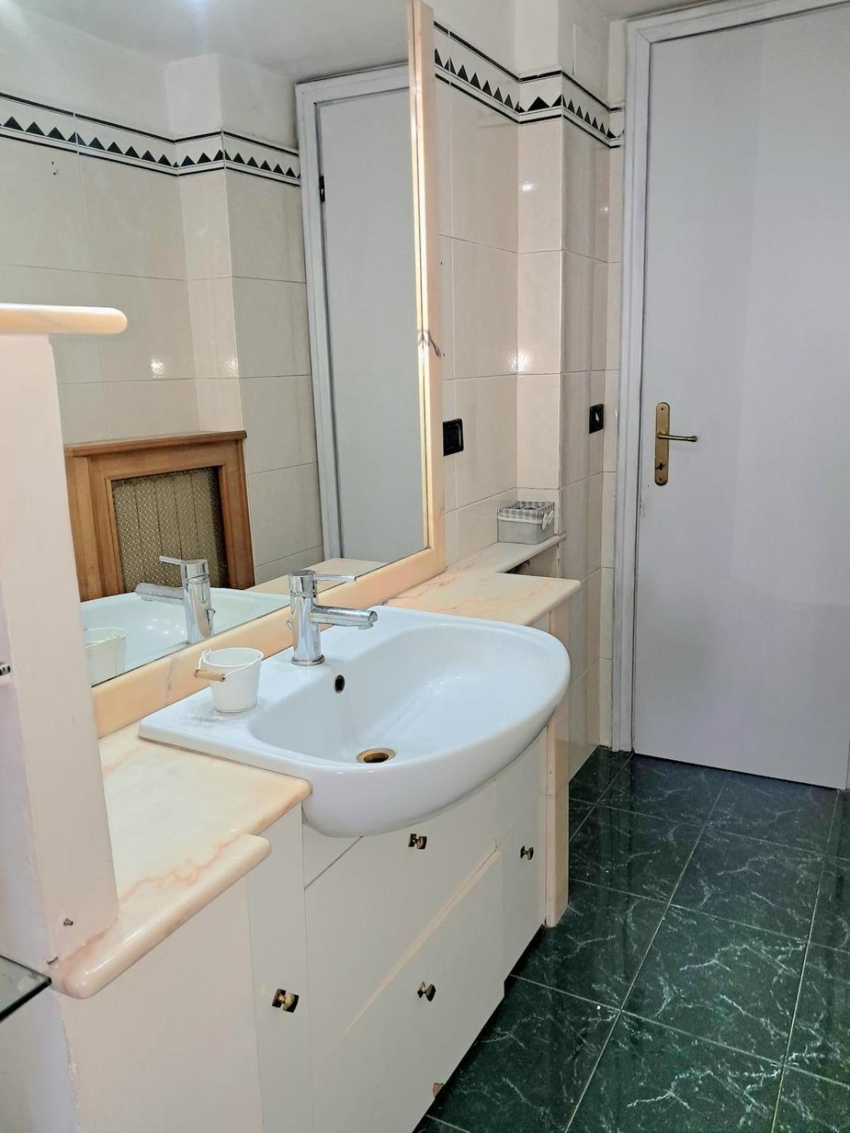 Travertino Apartamento *