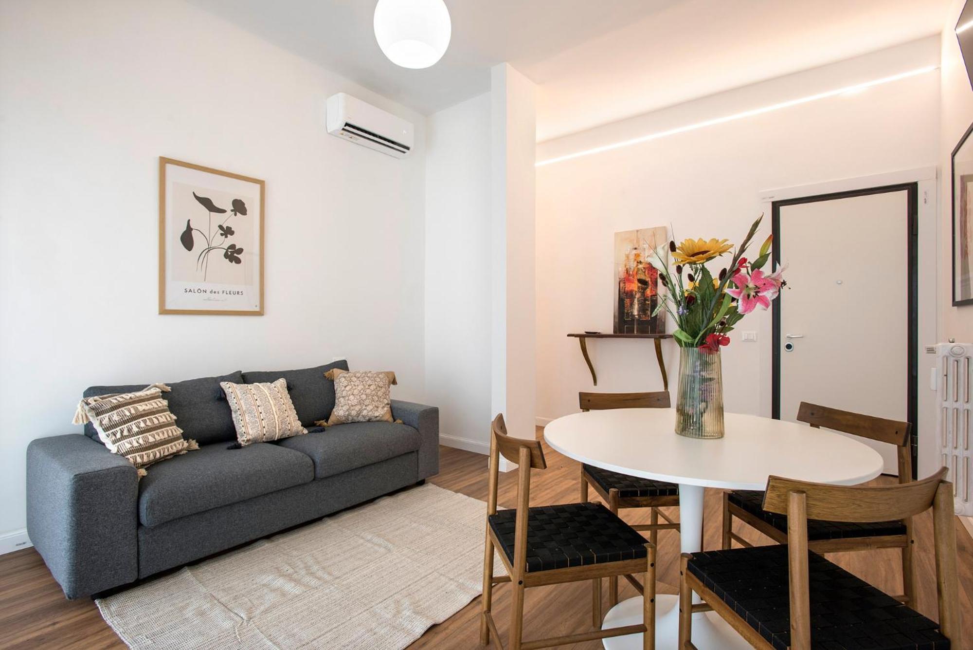 Sunny New Renovated With Balcony Metro A Appartamento