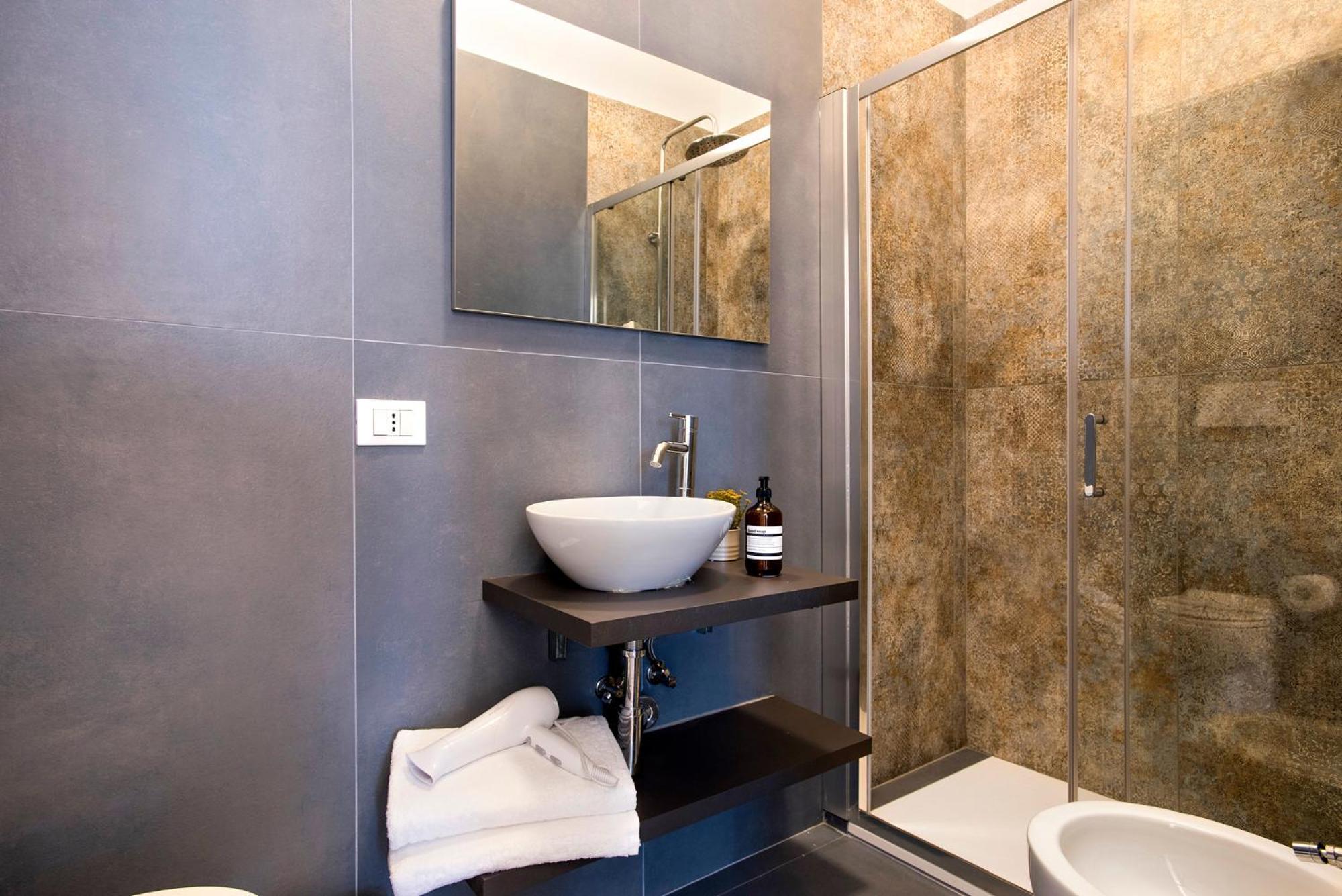 Sunny New Renovated With Balcony Metro A * Roma