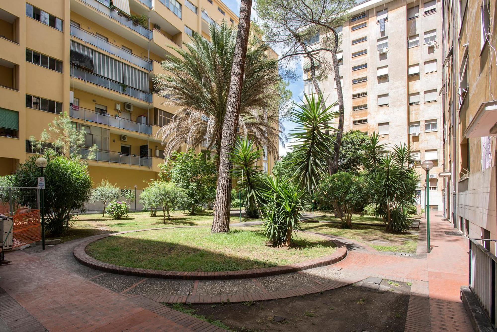 Sunny New Renovated With Balcony Metro A Appartamento