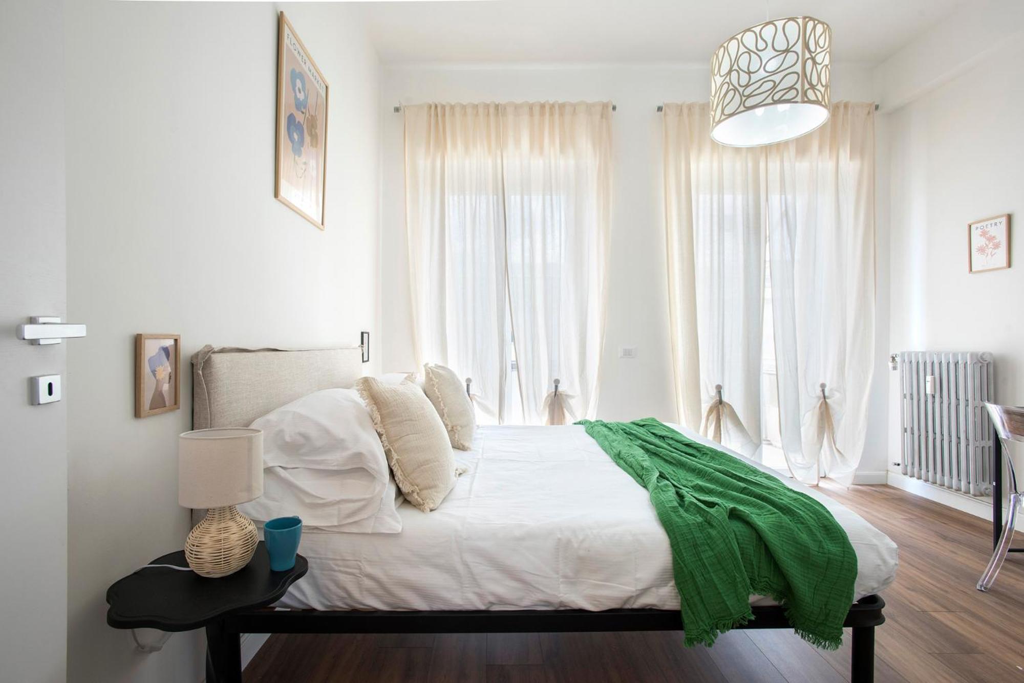 Sunny New Renovated With Balcony Metro A Roma