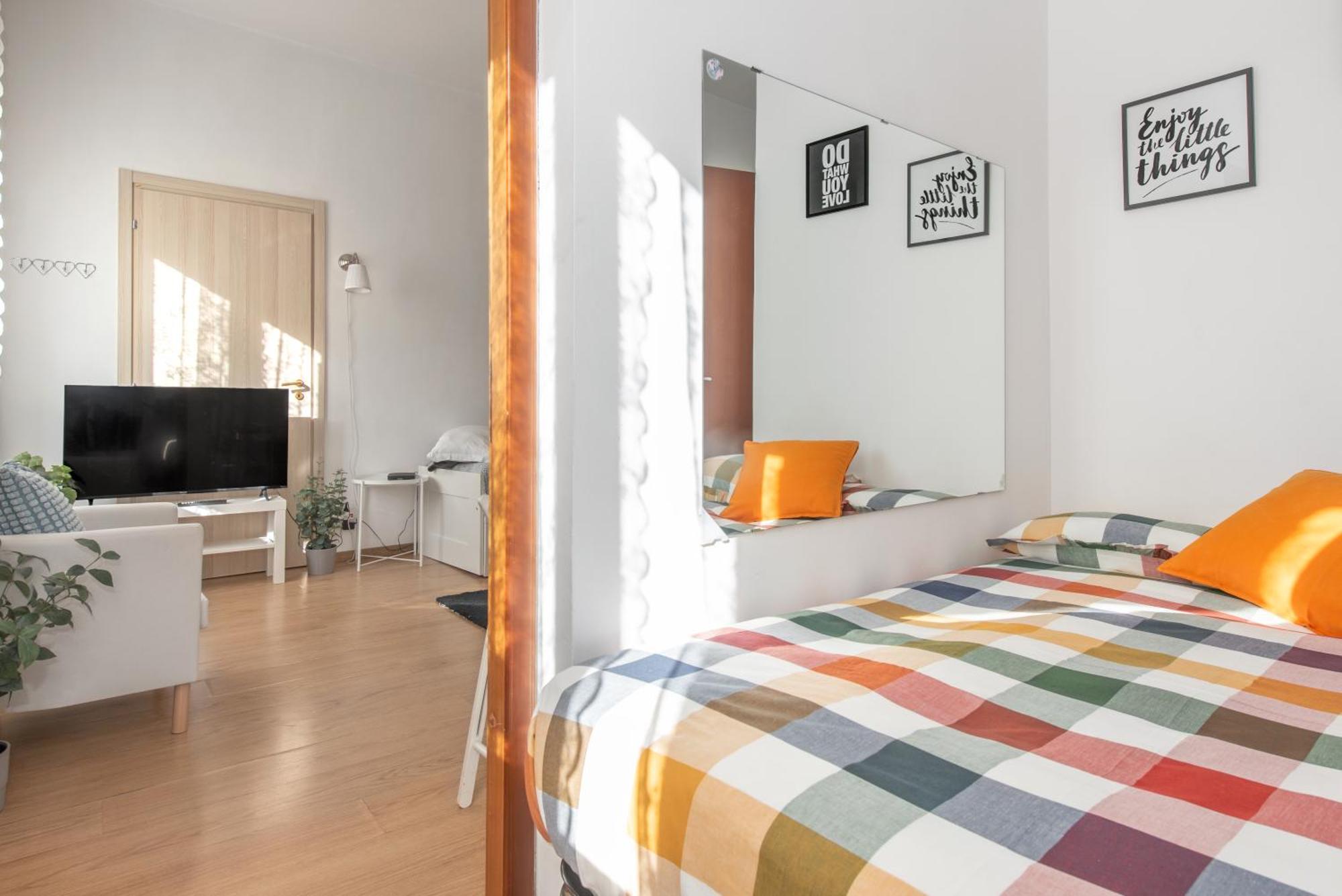 Little Basic Apartamento