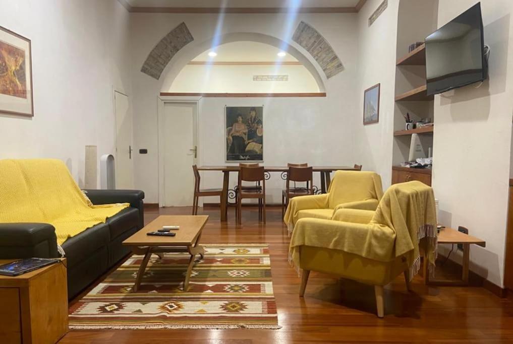 Loft Accogliente - Piazza San Giovanni Leilighet