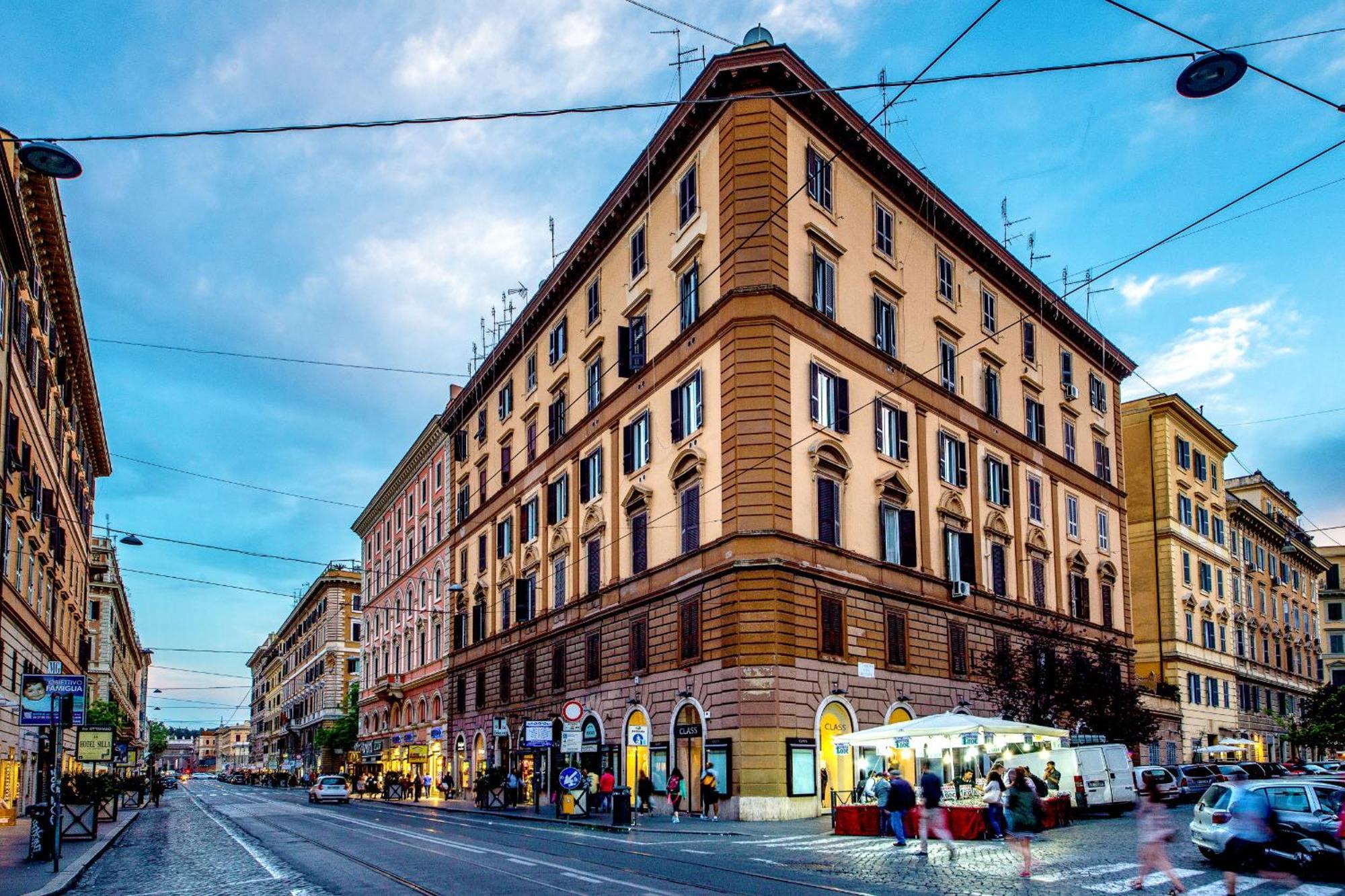 B5 Vatican Apartment *