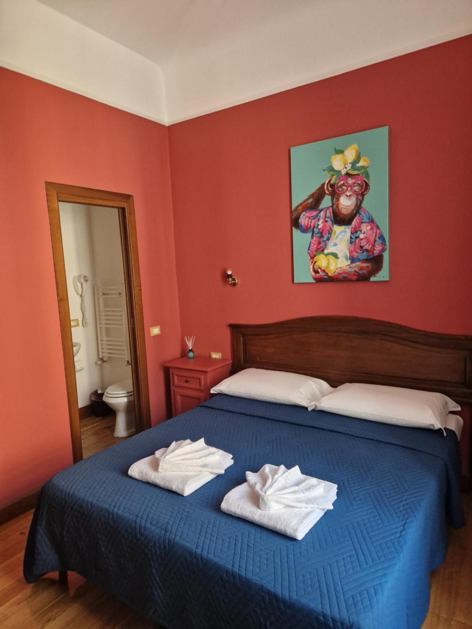 Pepe's Place - Carlo Alberto Rom