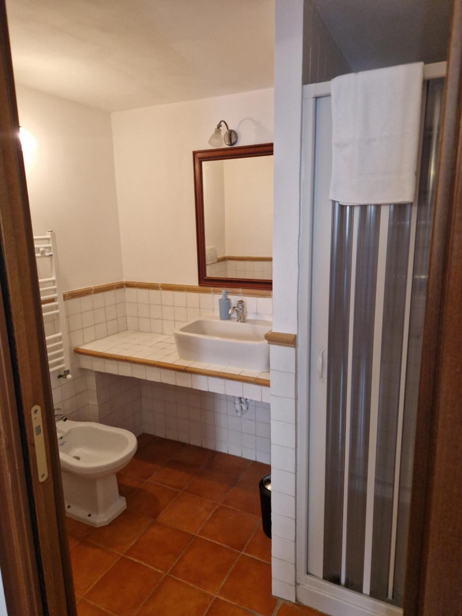 Pepe's Place - Carlo Alberto Rom
