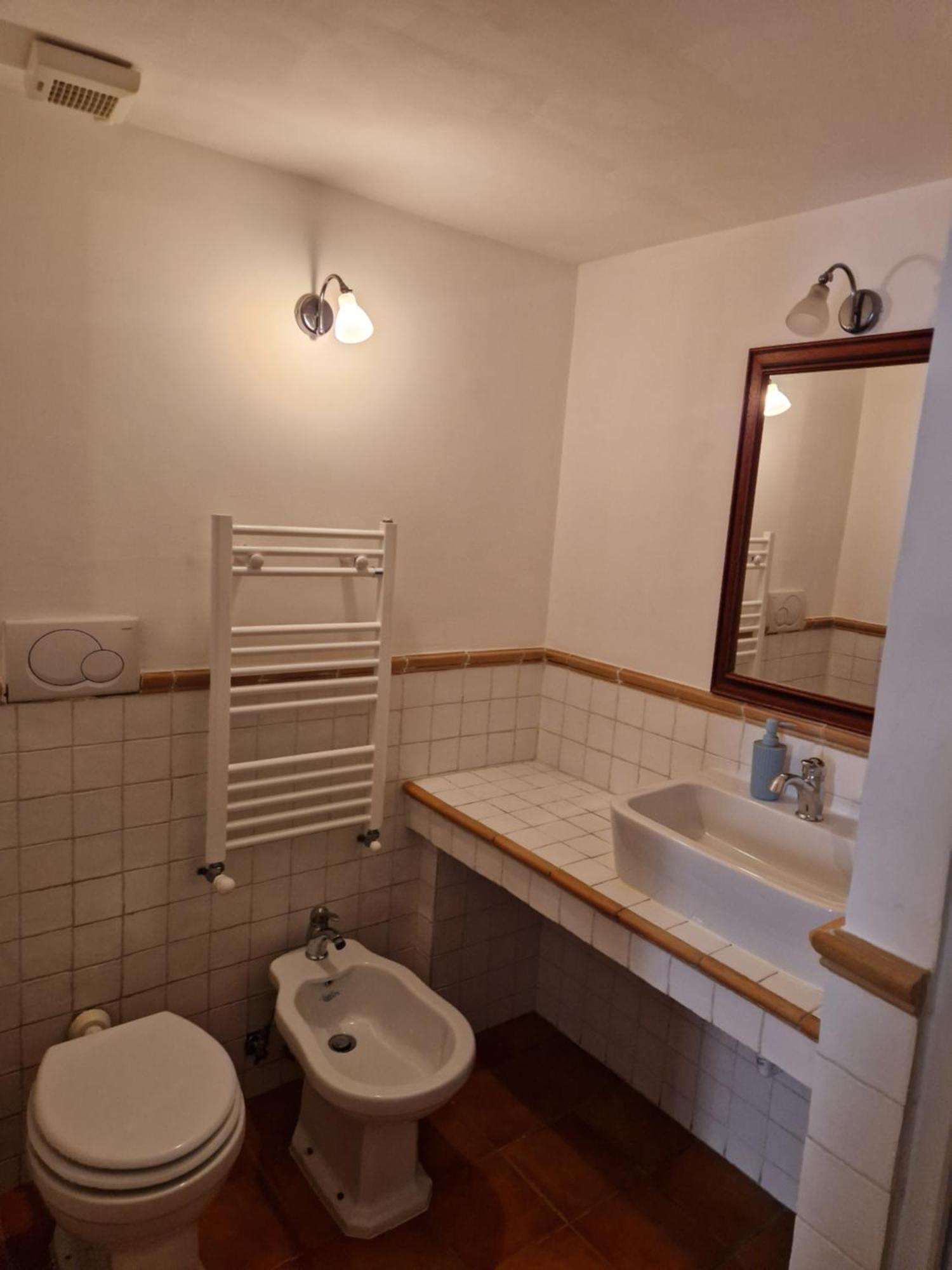 Pepe's Place - Carlo Alberto