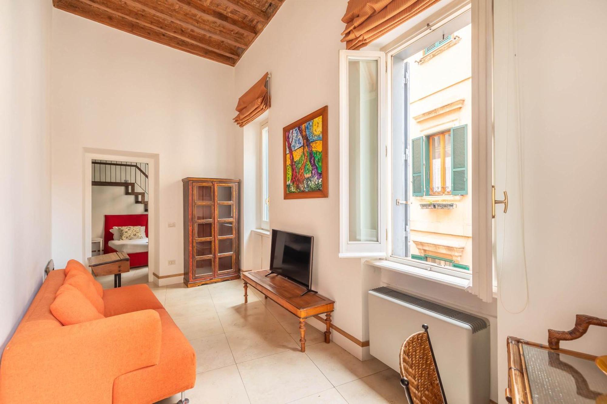 Navona Stylish - Up To 5 People *