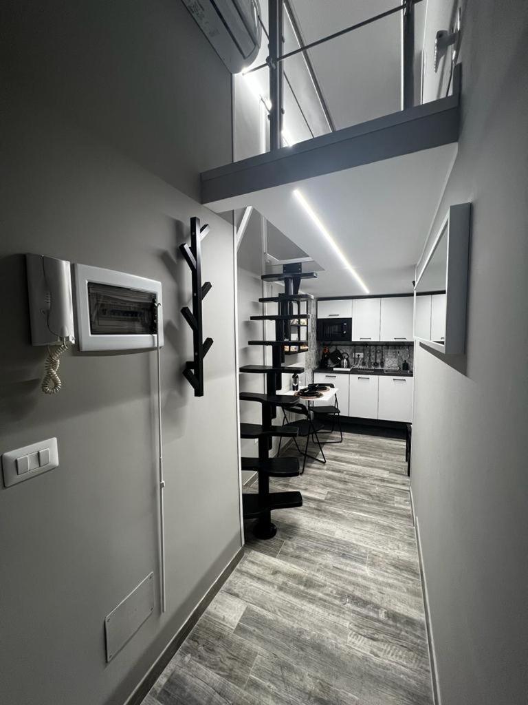 Leopardi House 3 Roma