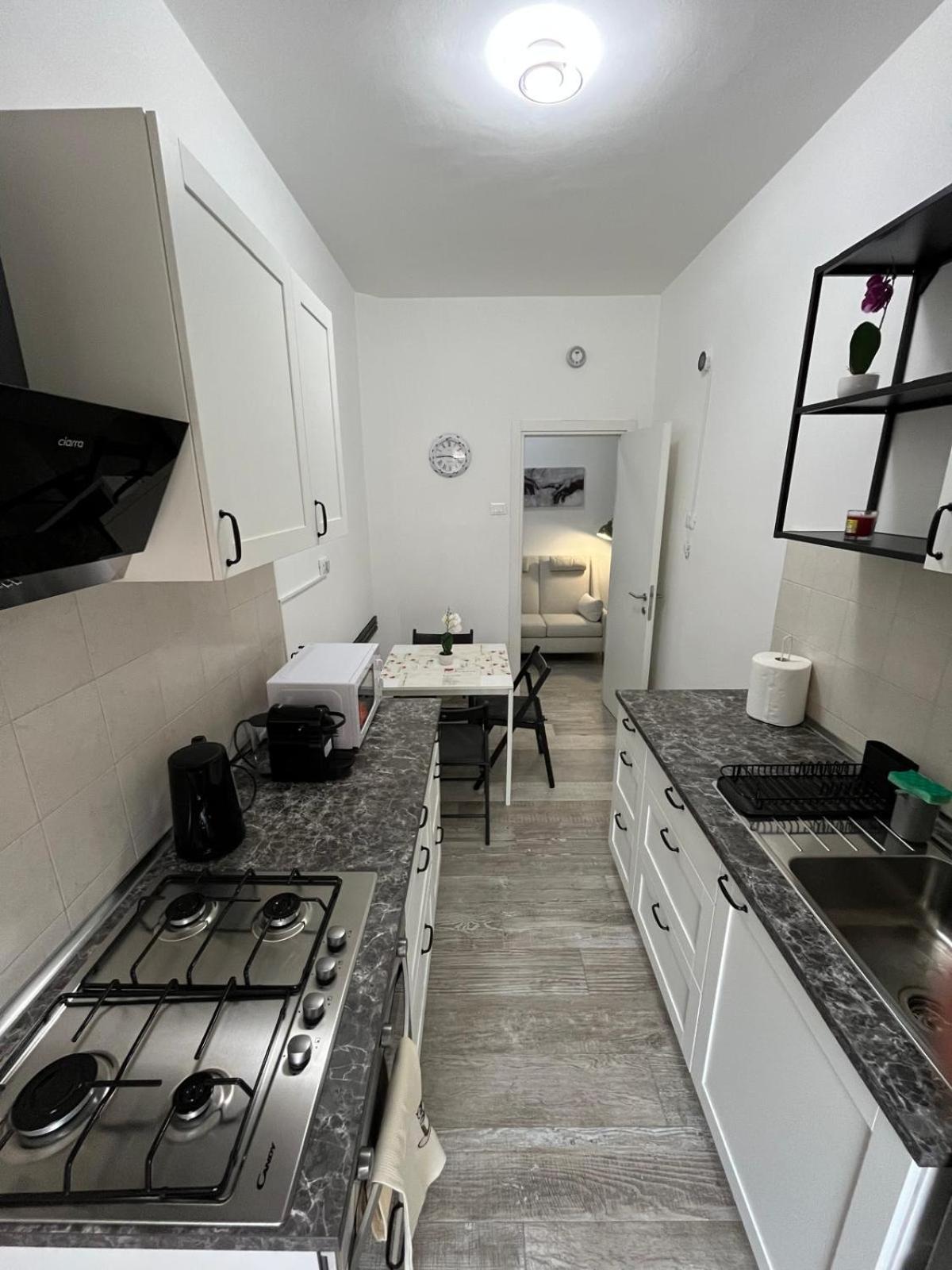 Renma Caffarella House Roma