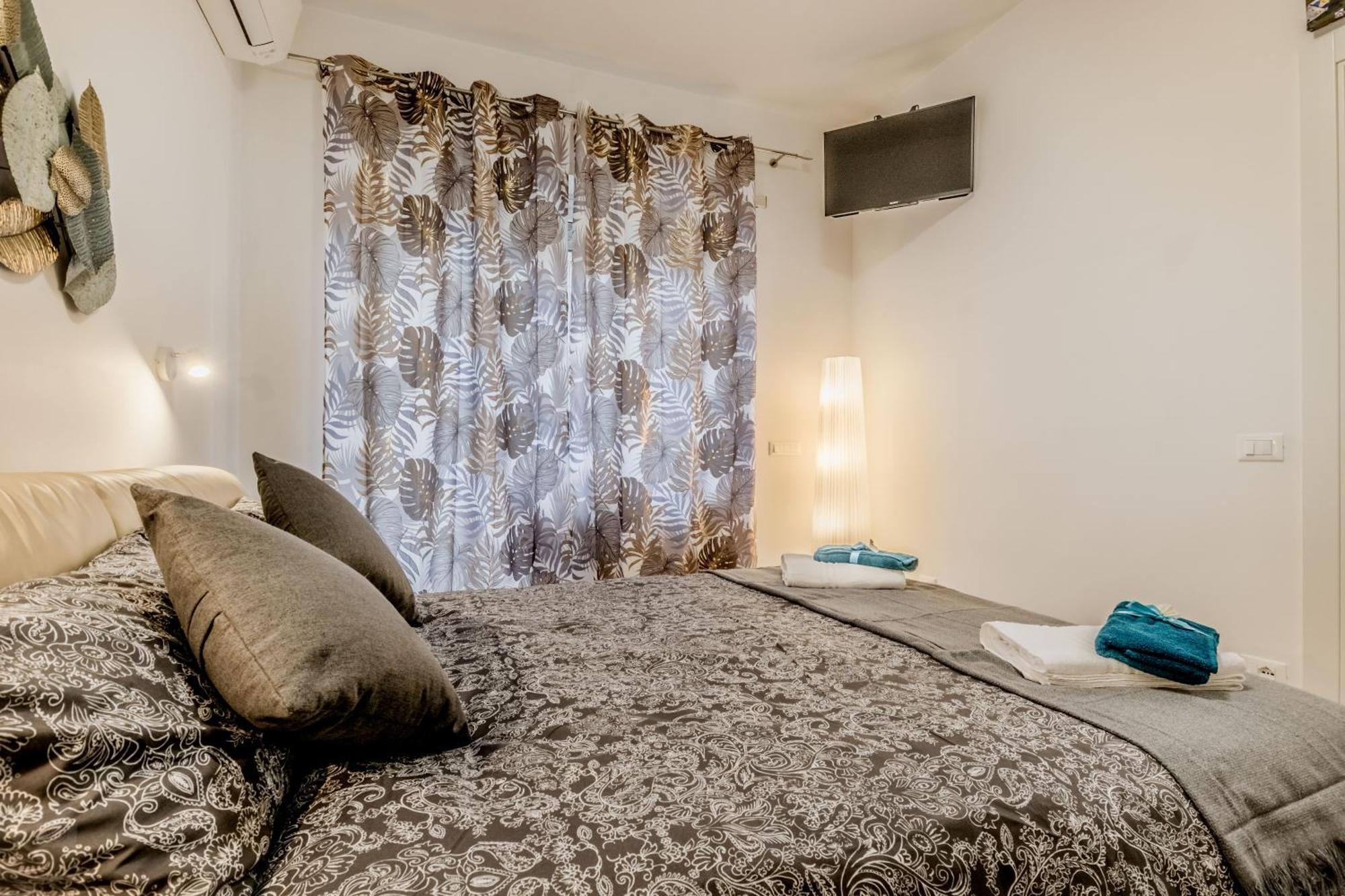 White Living R-home Roma