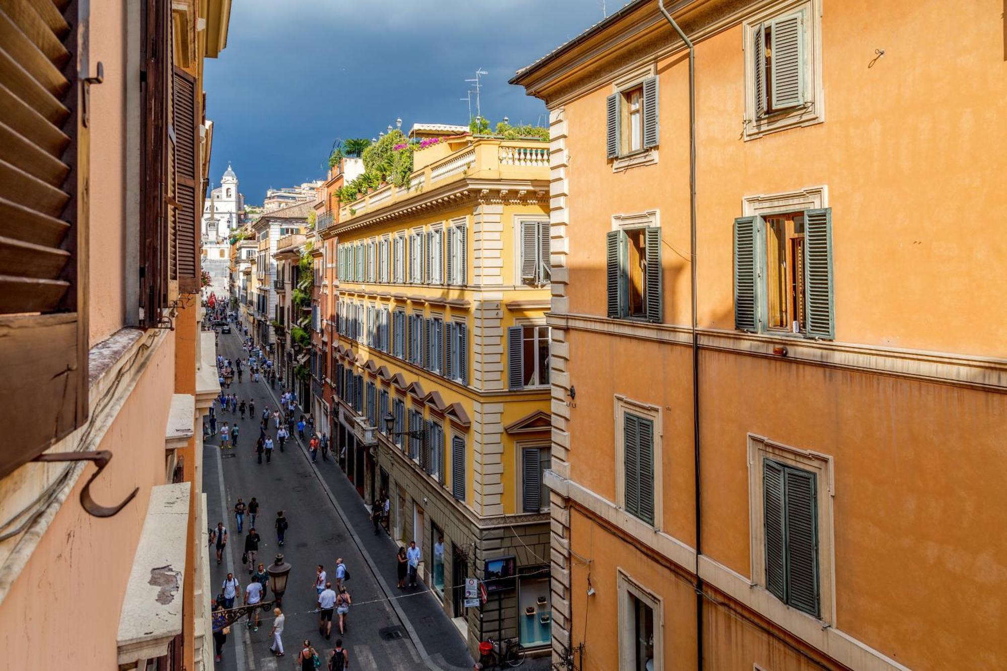 The At The Spanish Steps Roma