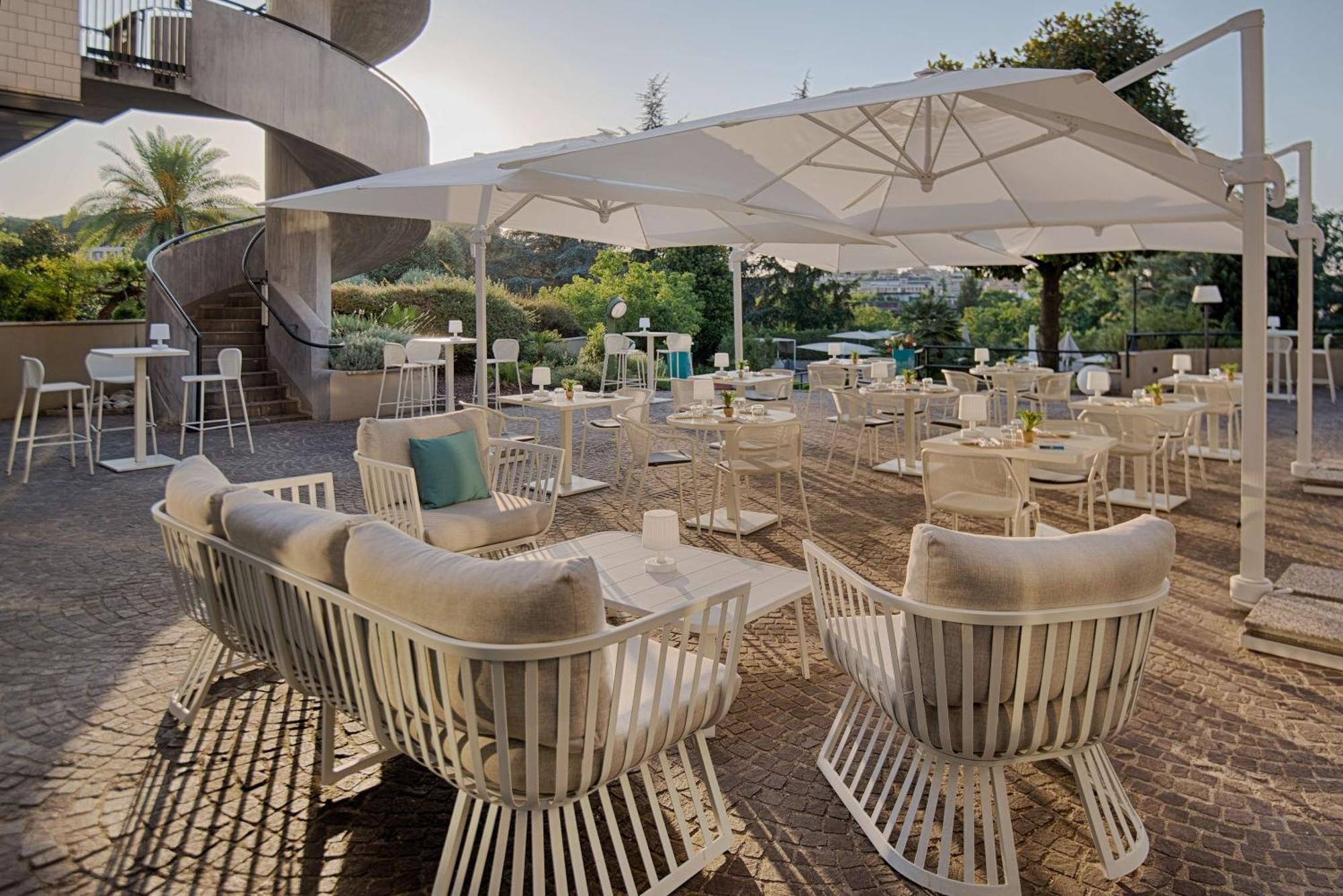 Nh Carpegna Hotel