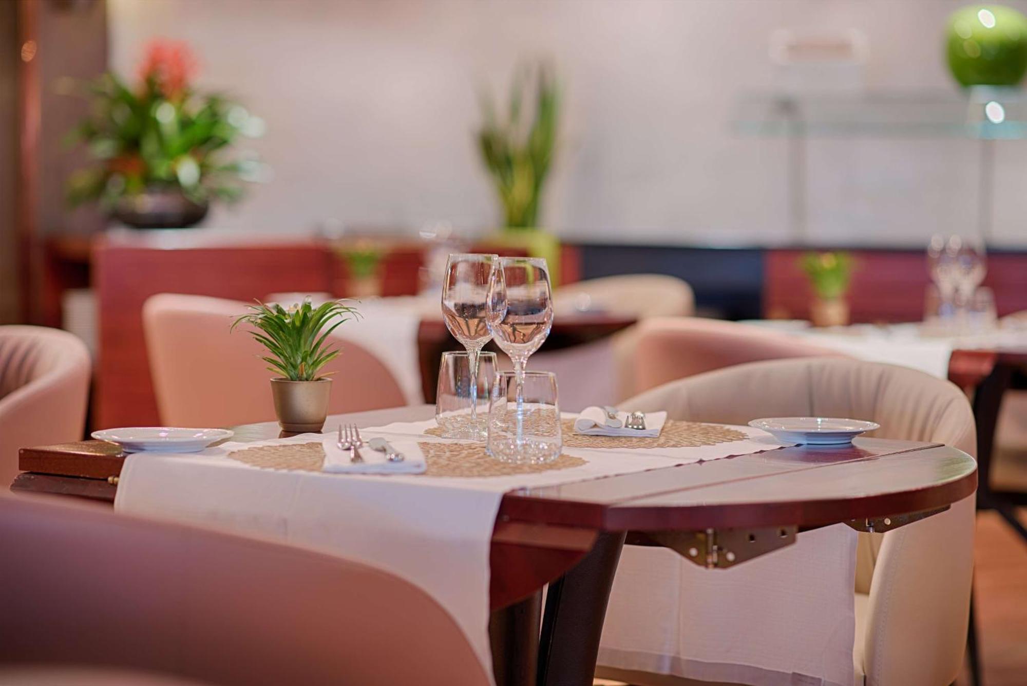 Nh Carpegna Hotel 4*