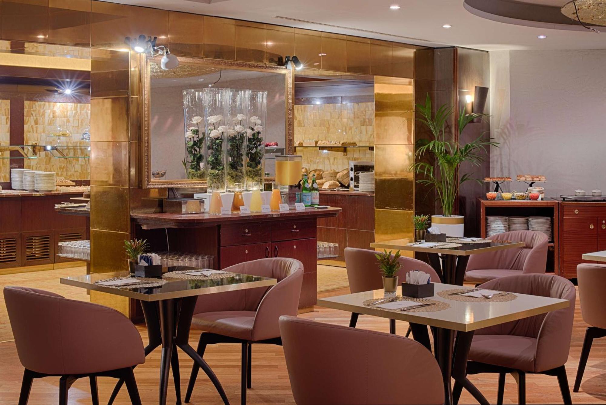 Nh Carpegna Hotel
