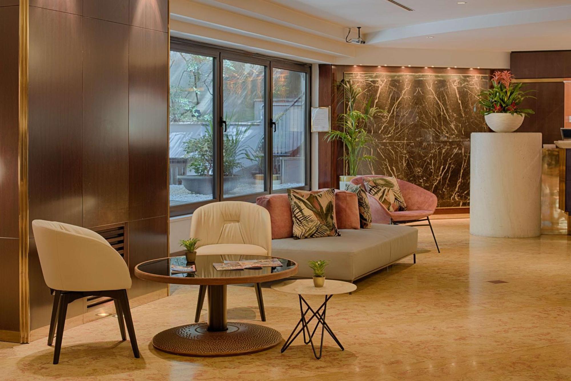 Nh Carpegna Hotel 4*