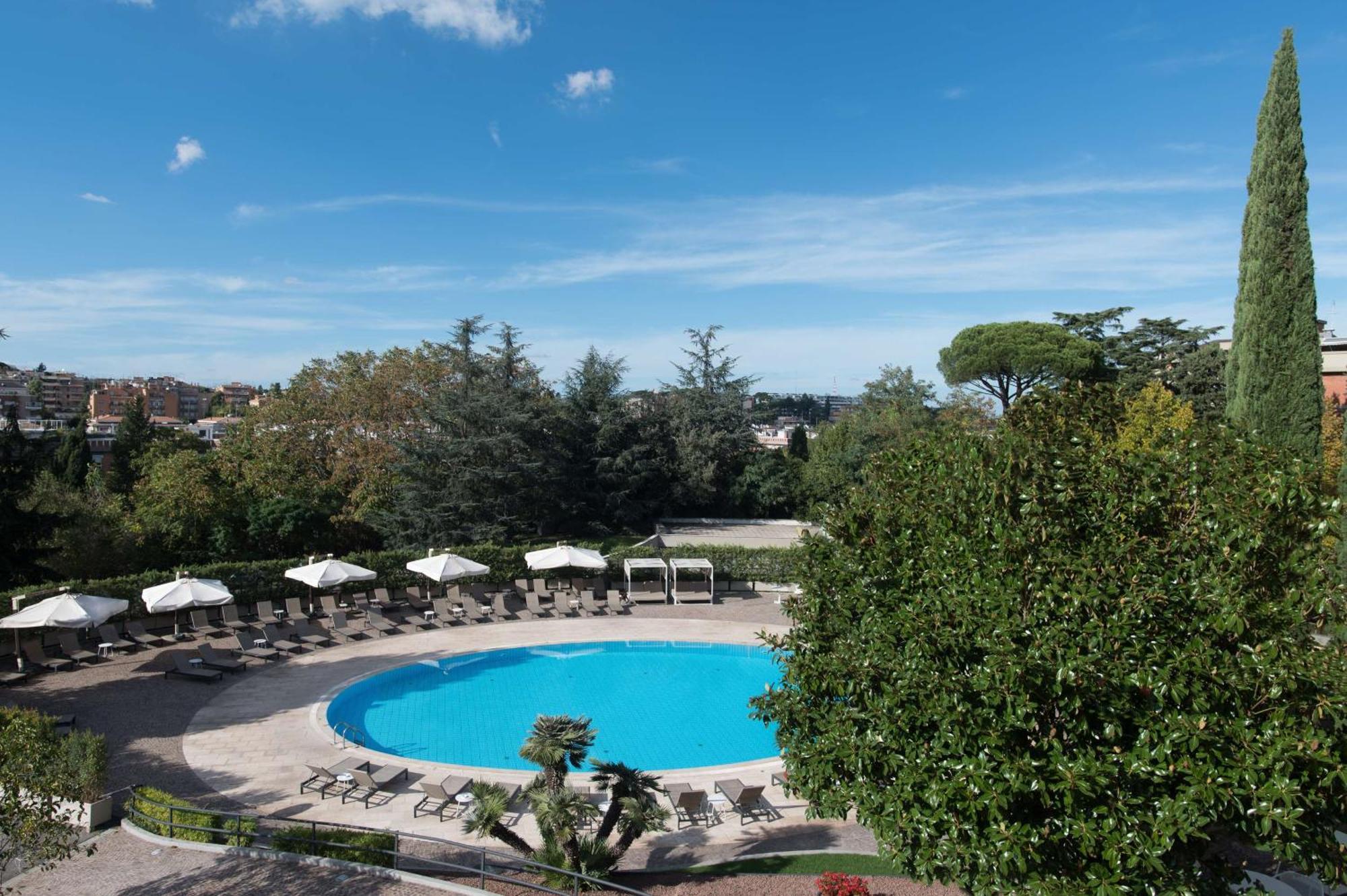 Nh Carpegna Hotel