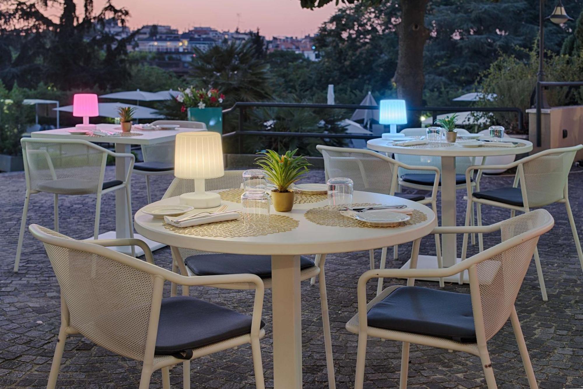Nh Carpegna Hotel