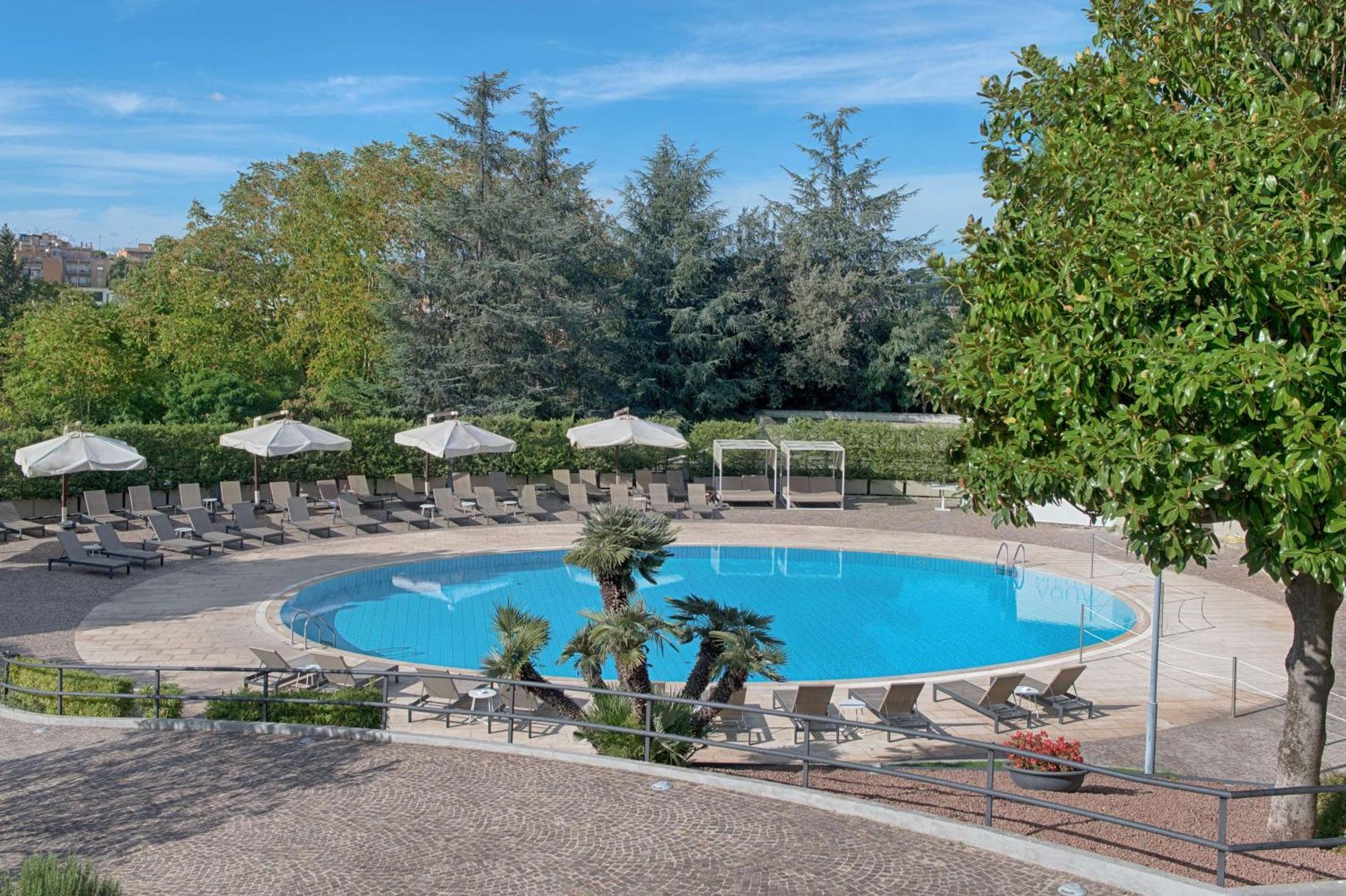 Nh Carpegna Hotel 4*