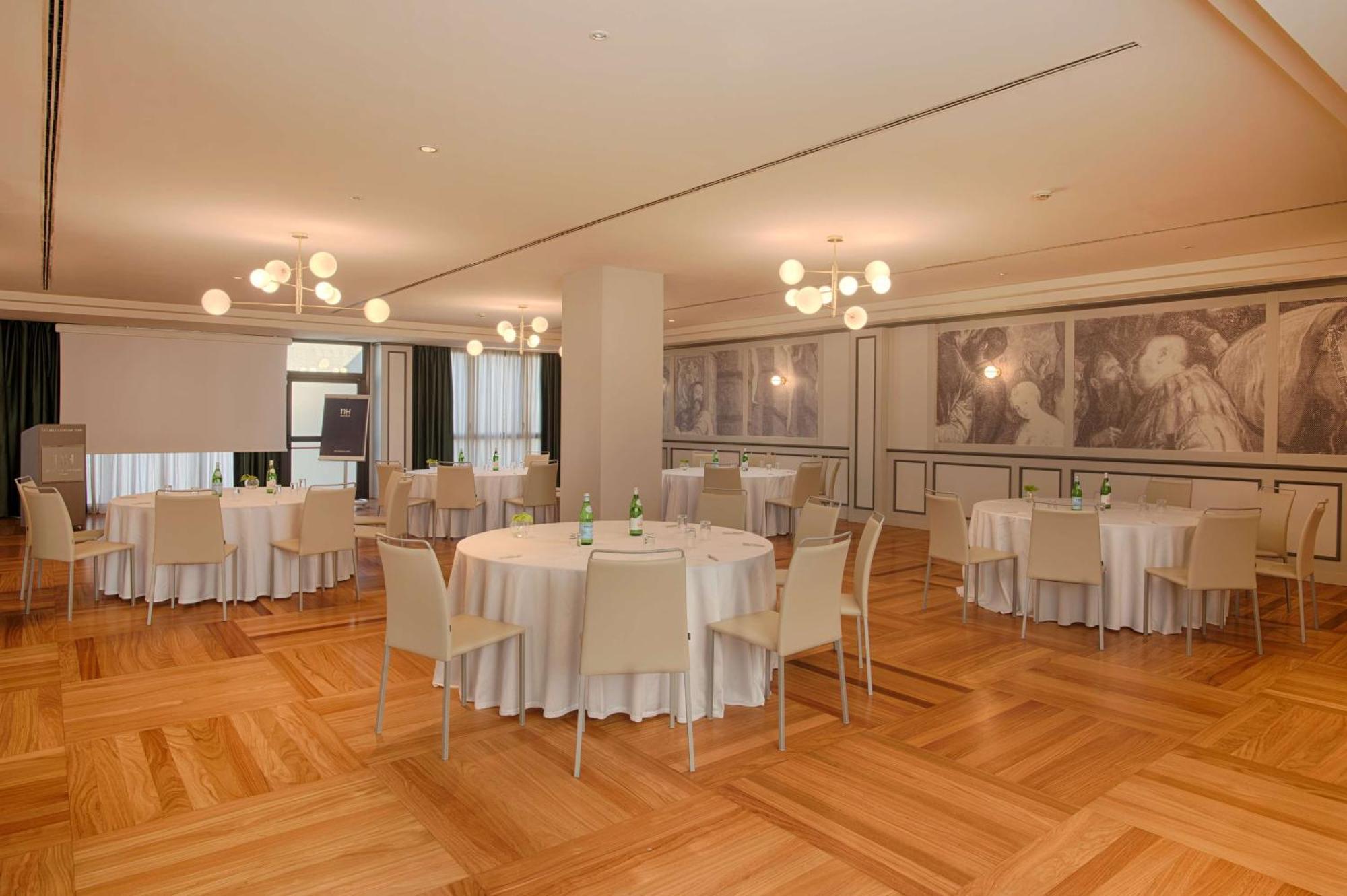 Hotel Nh Carpegna