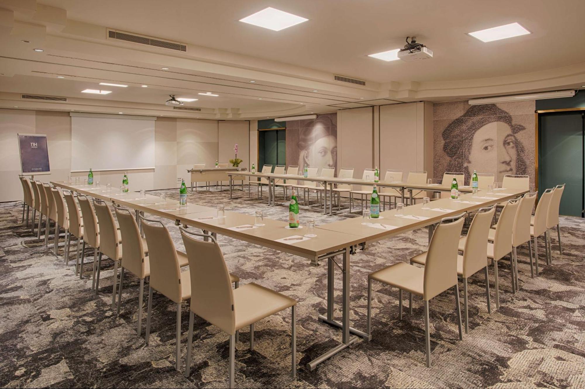 Hotel Nh Carpegna 4*