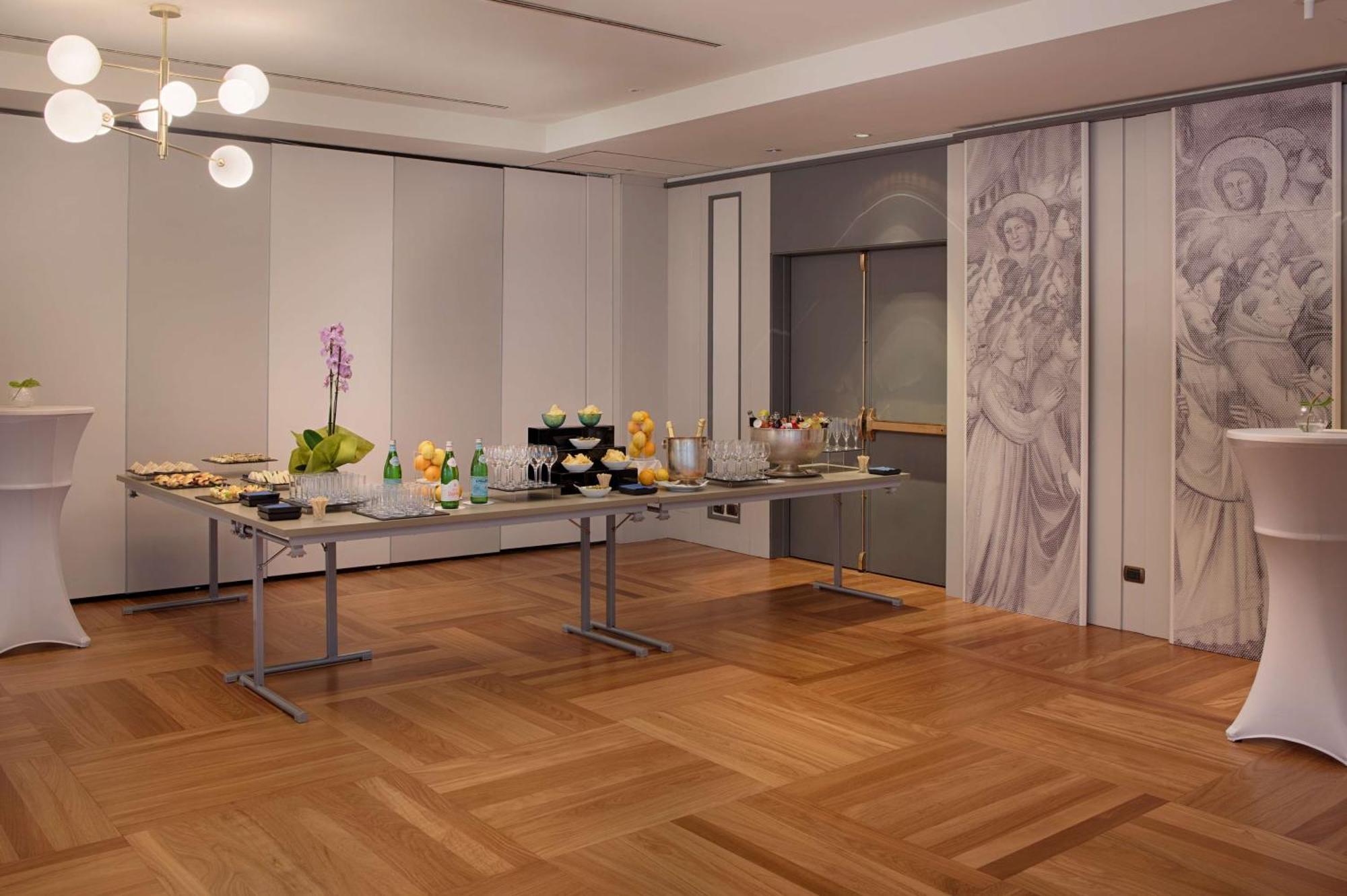 Nh Carpegna Hotel 4*