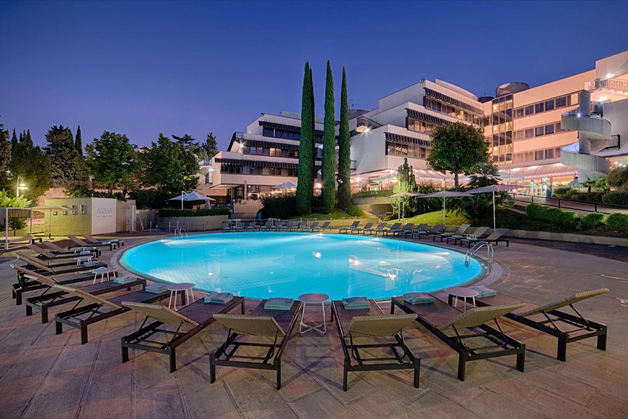 Hotel Nh Carpegna 4*