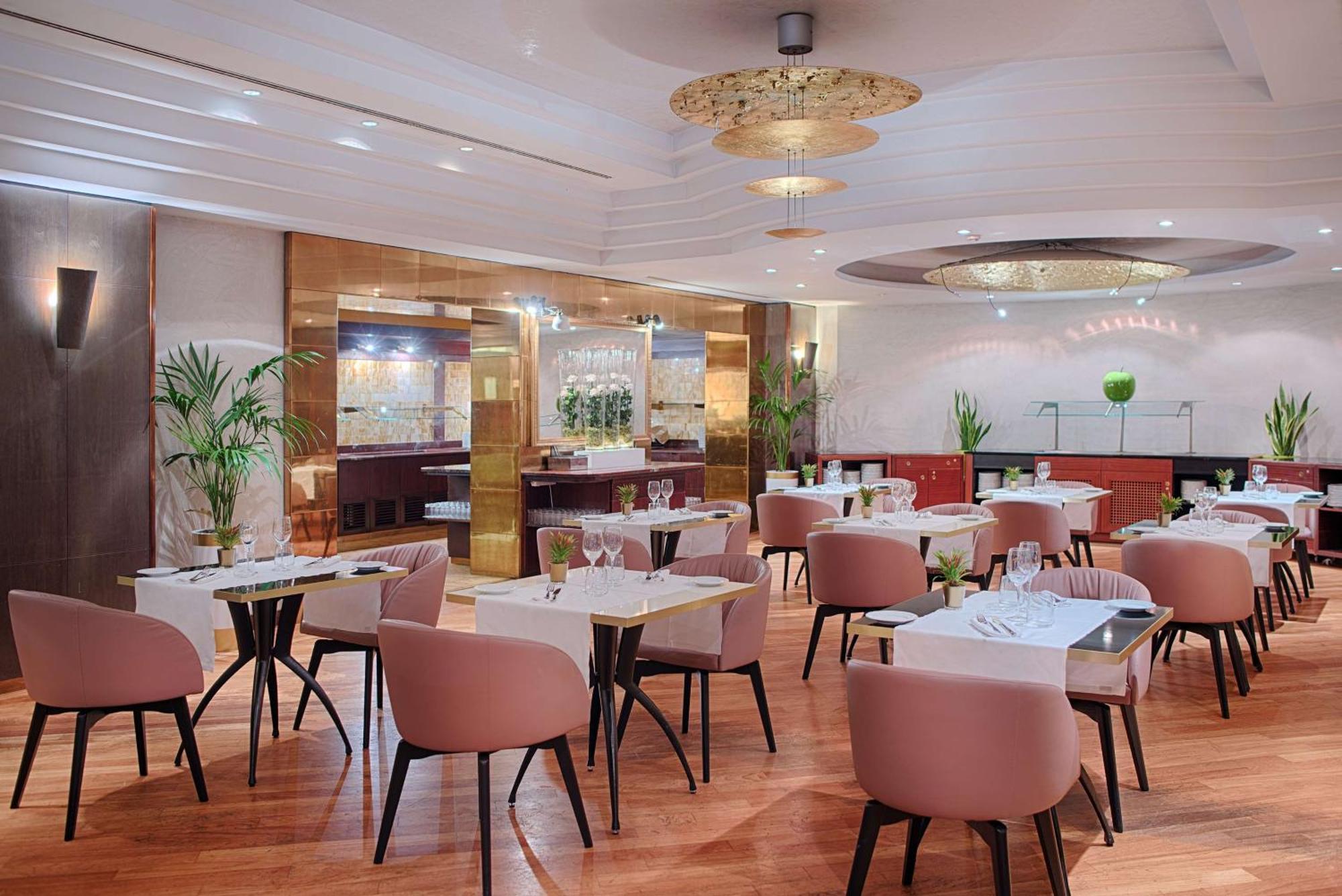 Nh Carpegna Hotel 4*