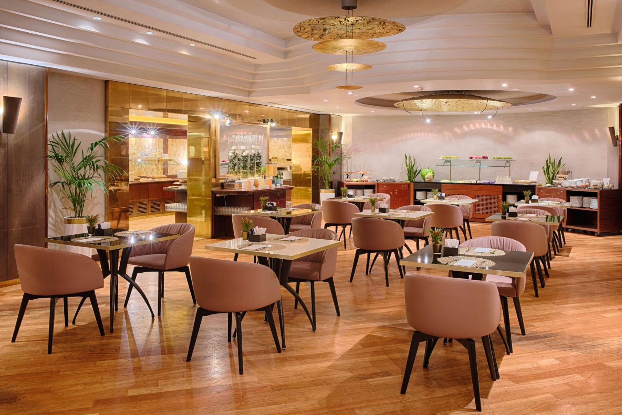 Hotel Nh Carpegna 4*