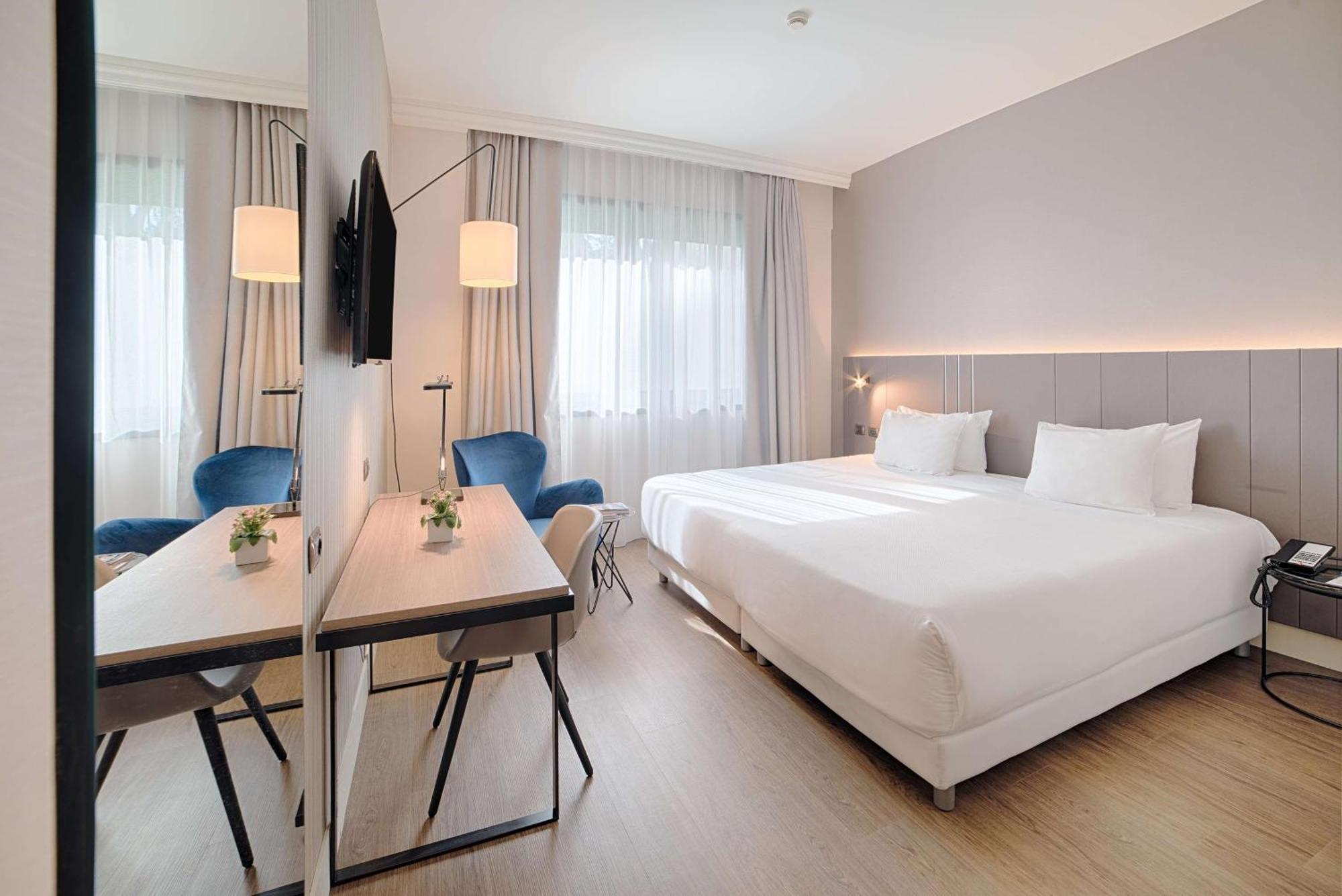 Nh Carpegna Hotel