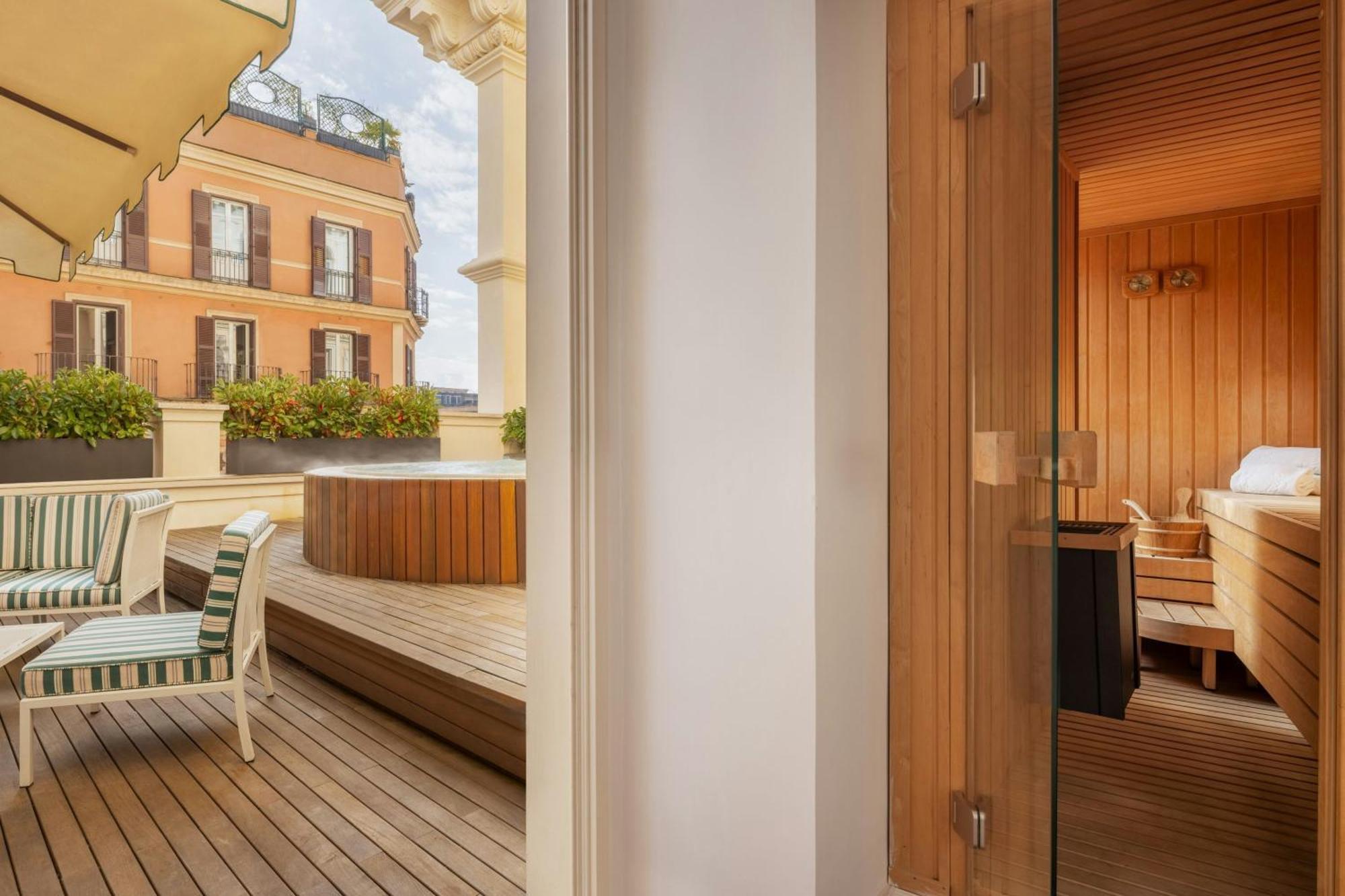 Hotel Marriott Grand Flora 4*