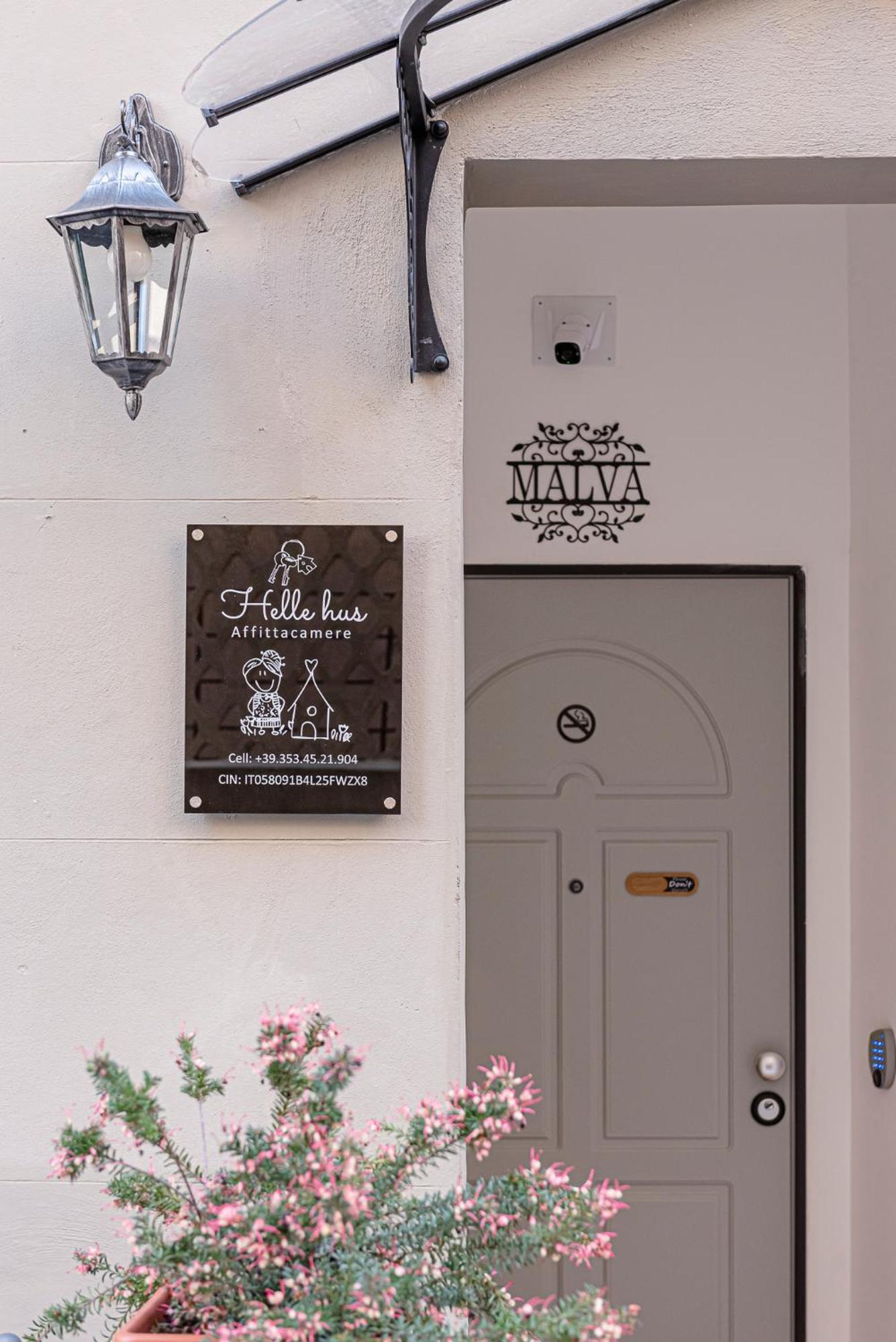 Helle Hus - 200m From Piazza Bologna Metro And 10 Minutes From The Colosseum * Roma