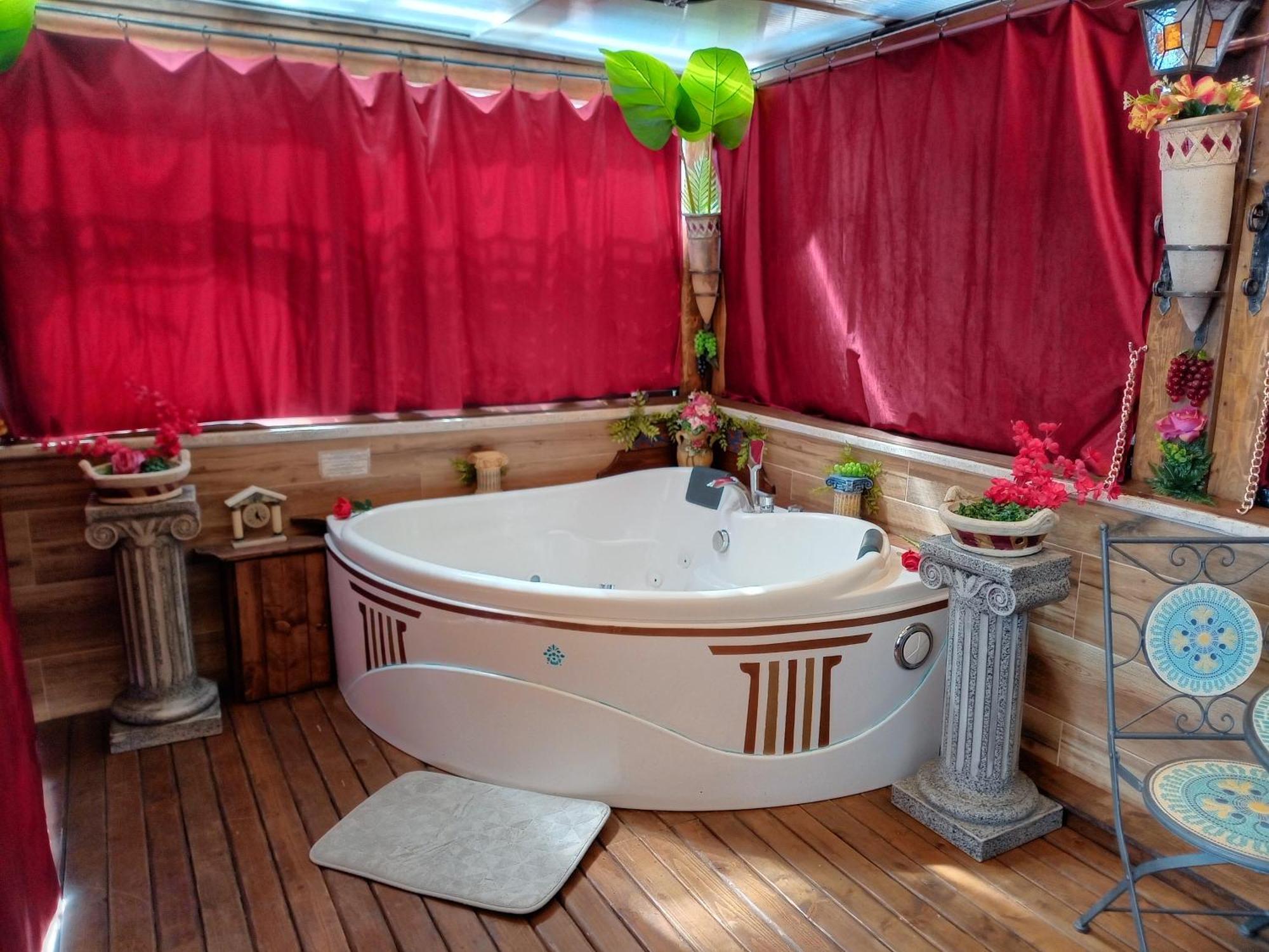 Domus Corneliae - Romantico Attico & Jacuzzi - Metro A Cornelia Appartamento
