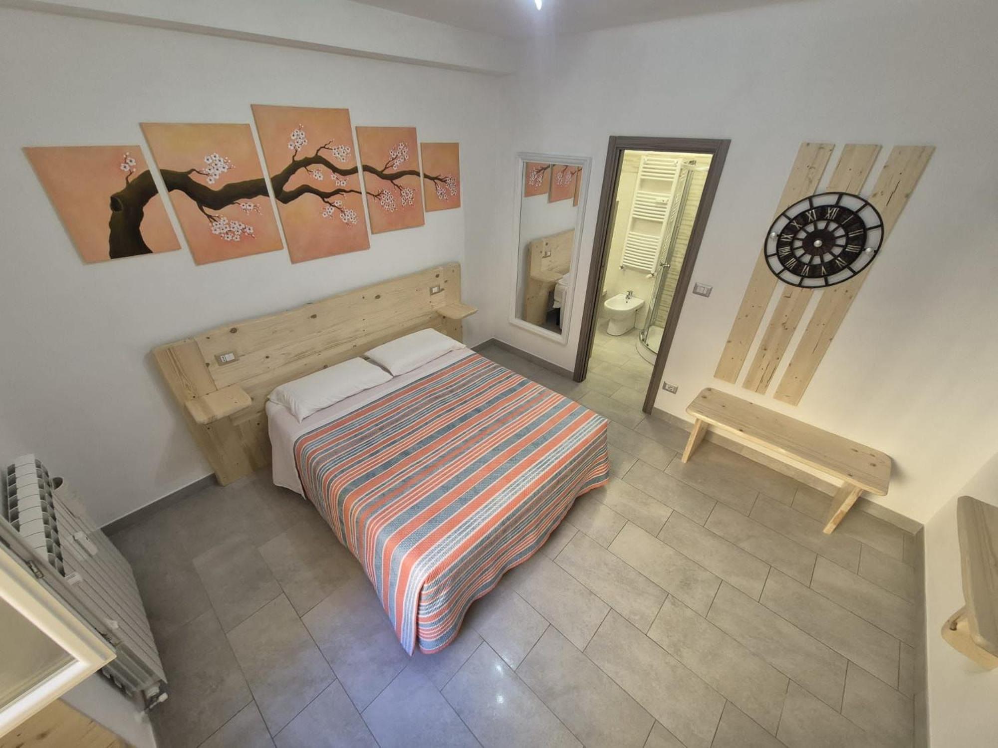 Leone Bed & Dreams Roma