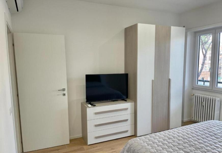 Apartment Pm 34 Viale Imperatore Guest House - 50 Mt From Metro San Paolo *