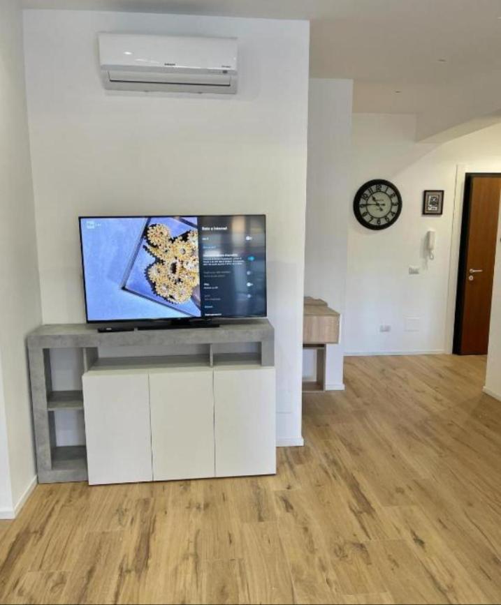 Pm 34 Viale Imperatore Guest House - 50 Mt From Metro San Paolo Rom