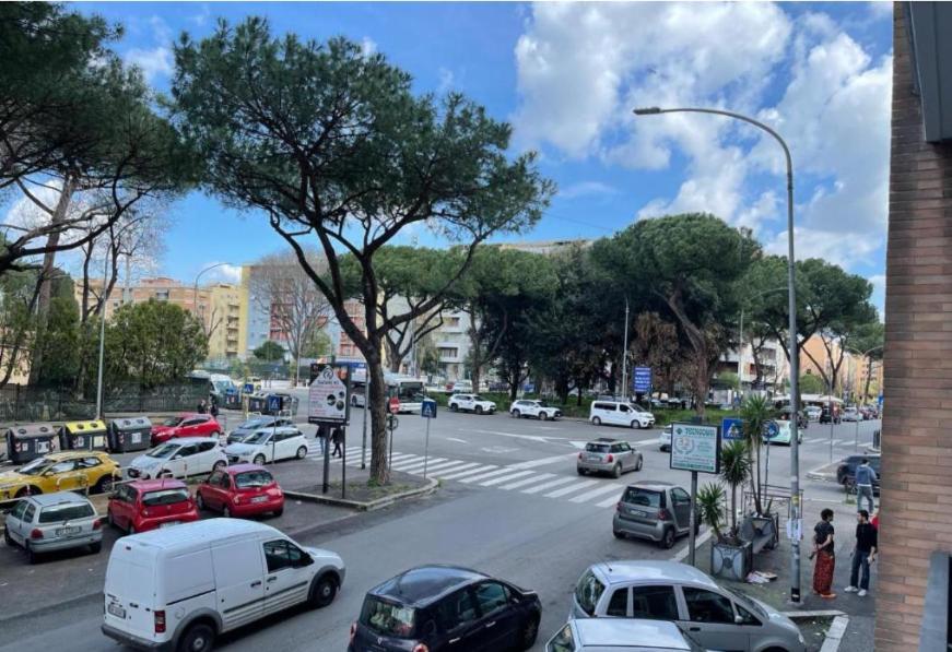 Pm 34 Viale Imperatore Guest House - 50 Mt From Metro San Paolo Rom