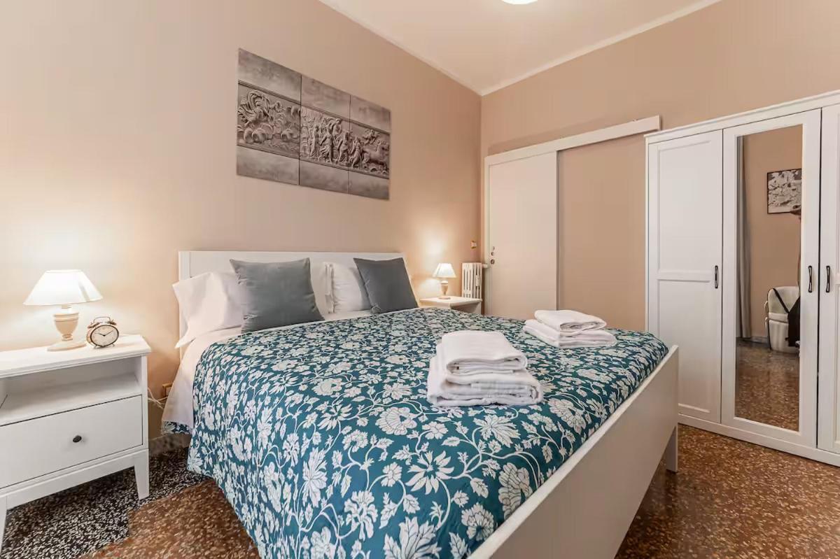 Apartamento In Tuscolana Train Station & Metro A *